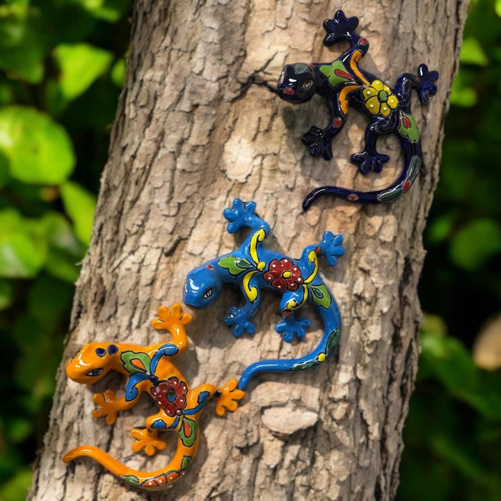 Hand Painted Talavera Medium Salamander Gecko Lizard Garden Wall Decor – Assorted Colors