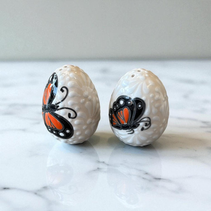 Hand Painted Mexican Talavera Monarch Butterfly Ivory and White Salt & Pepper Shaker Set